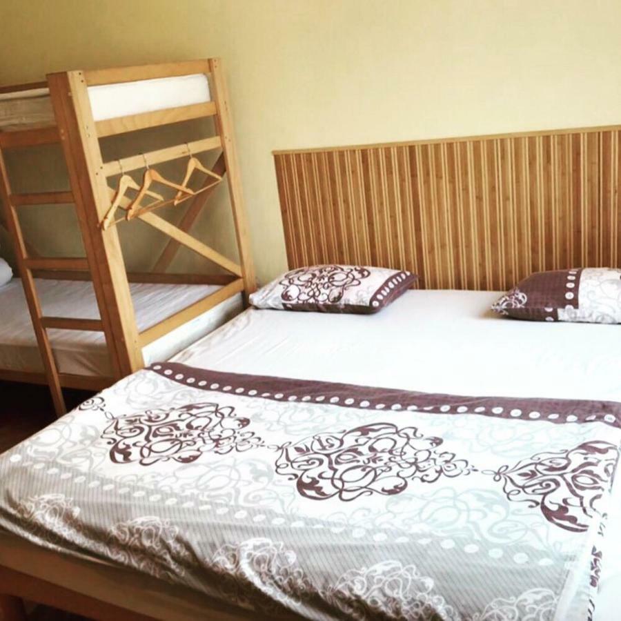 Like Hostel Tjernivtsi Eksteriør billede