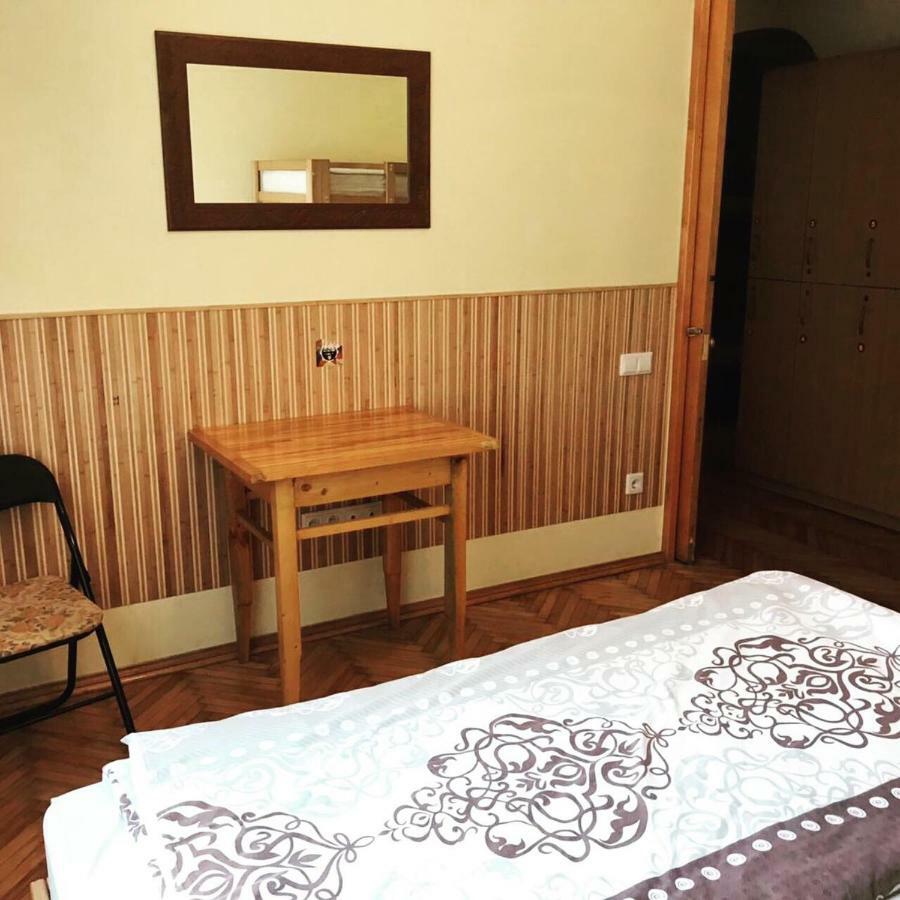 Like Hostel Tjernivtsi Eksteriør billede